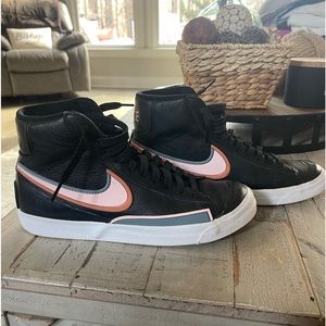 Women’s Nike blazer mid 77 infinite